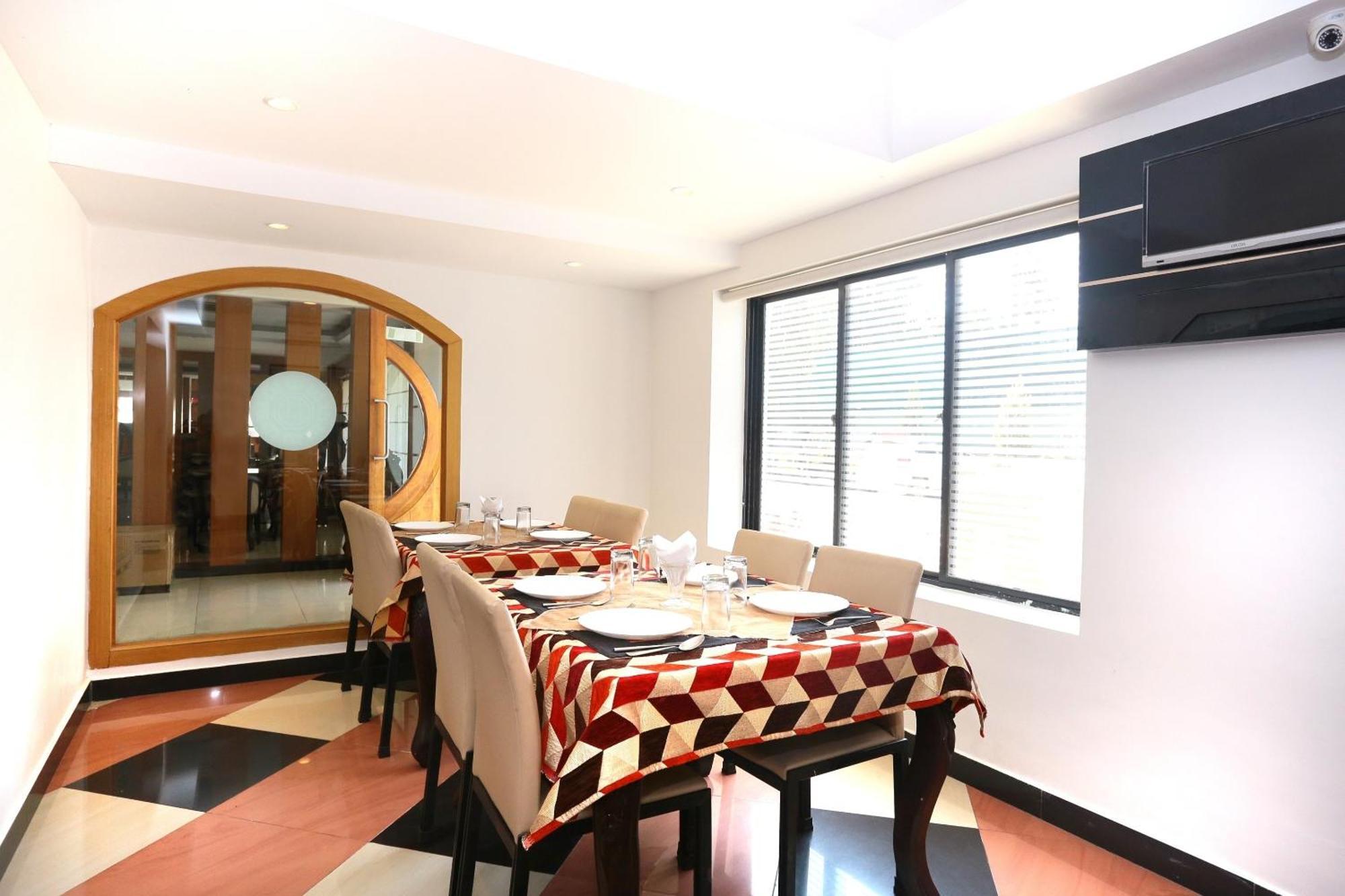 Super Townhouse Dona Castle Hotel Kollam Exterior photo